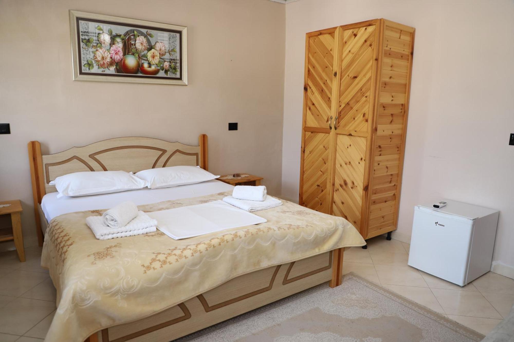 Guest House Lion Berat Luaran gambar